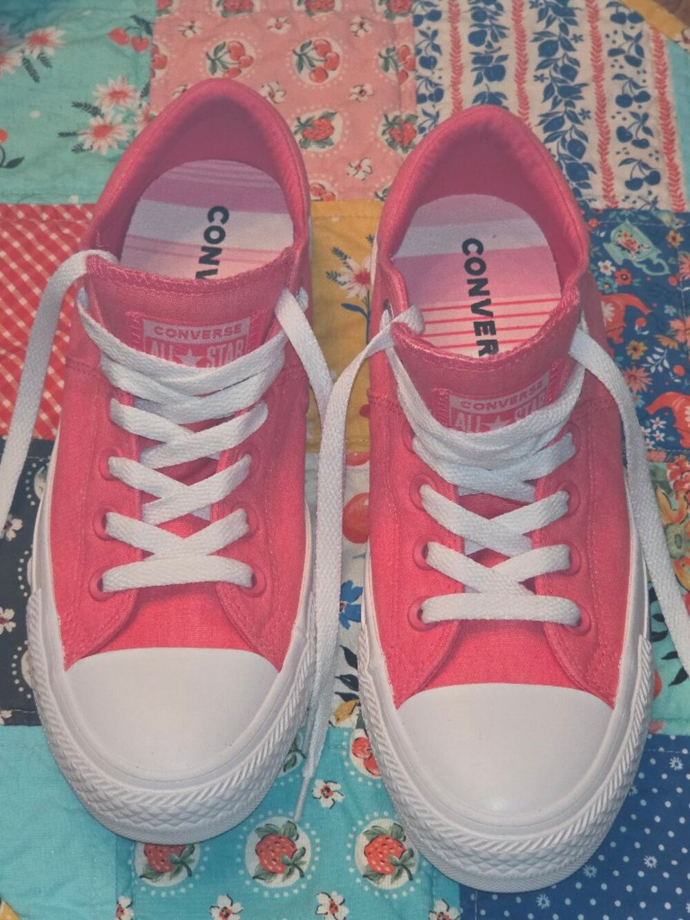 Size 8 - Converse Chuck Taylor All Star Madison Low Strawberry Jam-564332F